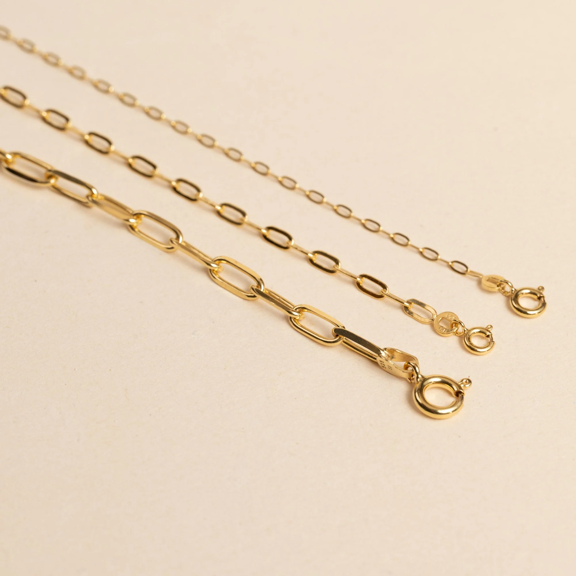 ALMA MEDIUM LINK GOLDEN CHAIN - Image 5